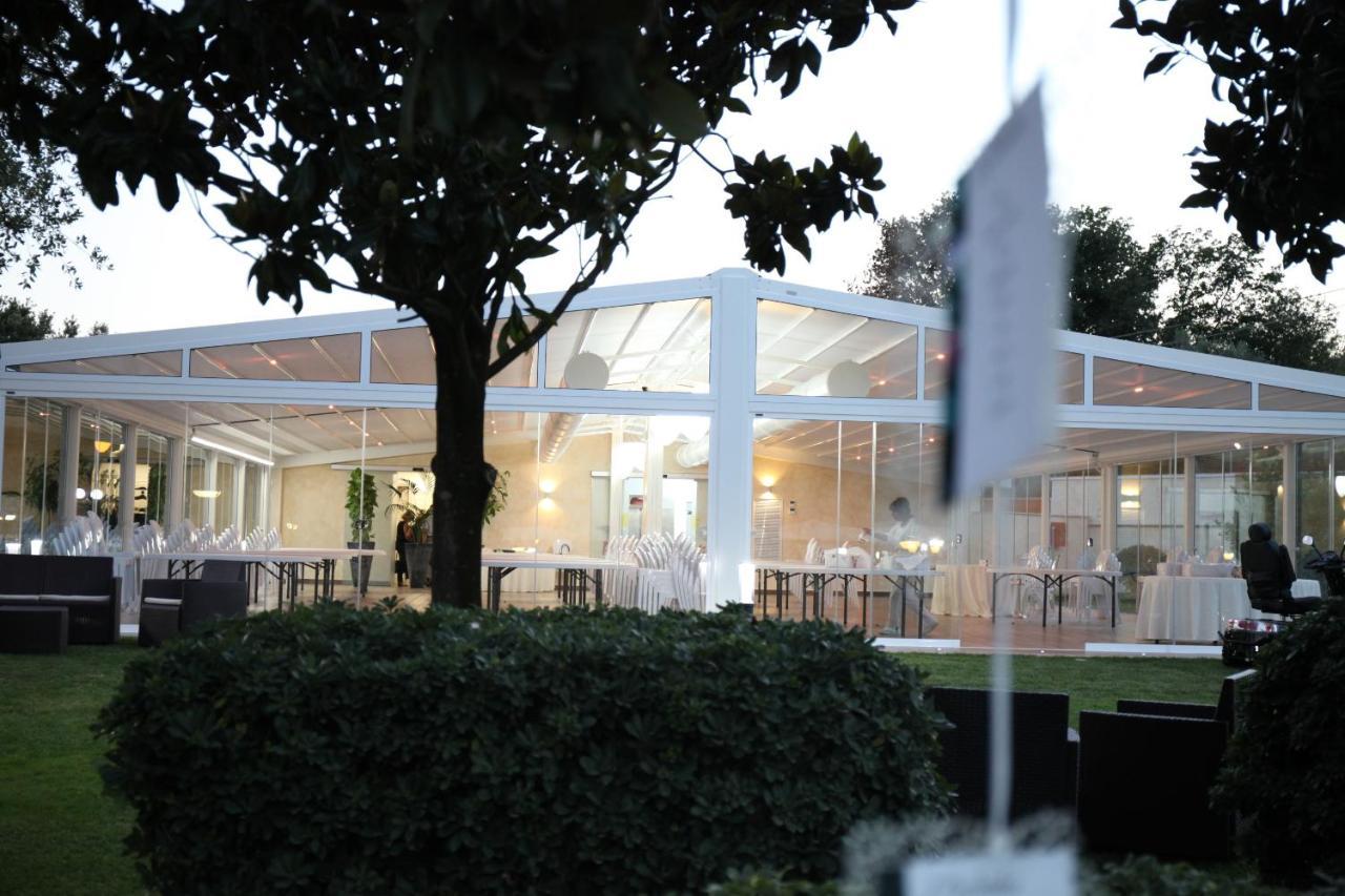 Sunny Palace Hotel Restaurant Prossedi Exterior photo